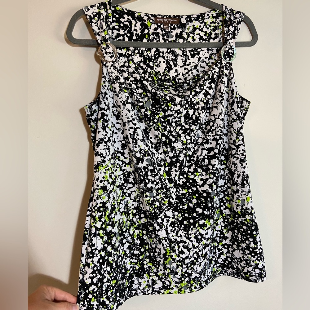 Adrienne Vittadini size Large woman’s sleeveless top